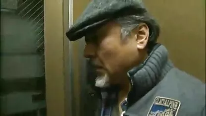 Este policía pornos de mujeres indígenas de guatemala se folla a un chico