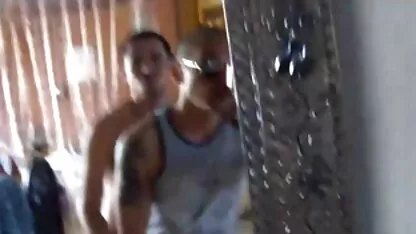 Las chicas gimen apasionadamente con guatemala porno videos caricias.