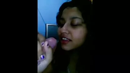 Una sexy rubia durmiendo con un xporno guatemala amigo