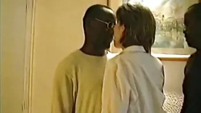 Le disparó a una xxxvideo de guatemala madre desnuda en el baño por teléfono