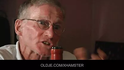 Un hombre listo para la chicas cojiendo de guatemala diversión