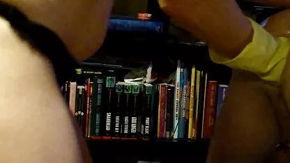 Jugando a la rubia durmiendo con la pornas de guatemala vagina